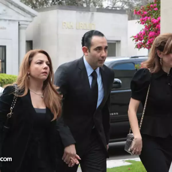 Carla Hupri,Roberto Gil