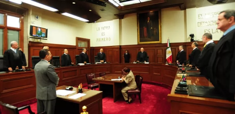 Los ministros de la Suprema Corte aprobaron con 9 de 11 votos la adopción para matrimonios del mismo sexo.