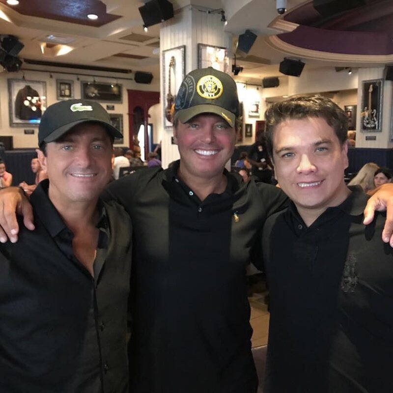 Asi Fue La Celebracion De Cumpleanos De Luis Miguel