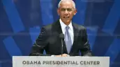 El expresidente de los Estados Unidos, Barack Obama, habla durante el día de apertura del Centro Presidencial Barack Obama en Chicago, Illinois, el 18 de junio de 2026.
