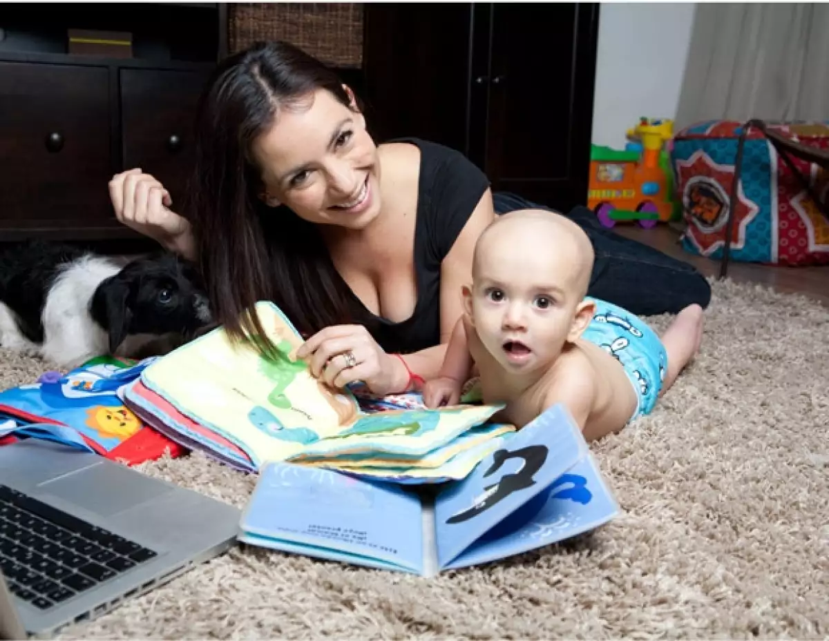 Claudia Lizaldi está cien por ciento dedicada a su hijo, sin embargo, aseguró que próximamente la podremos ver en un programa de televisión.