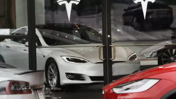 Tesla tienda de autos