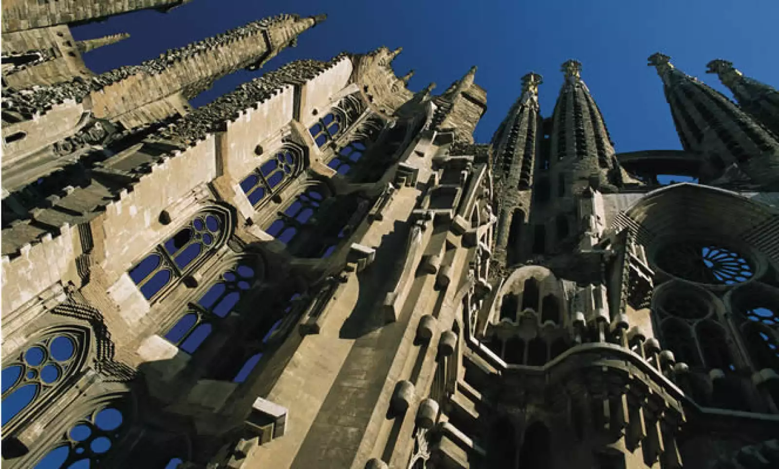 Otro gran salto de 5 posiciones, ubicándose como la favorita en la península Ibérica.