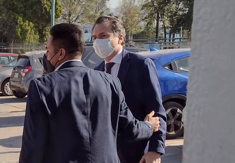 Emilio Lozoya, exdirector de Pemex, a su llegada al reclusorio norte. El juez le dio prisión preventiva. 