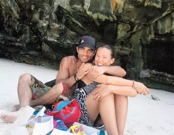 Tuvieron que pasar siete meses para que la pareja pudiera irse de honeymoon.