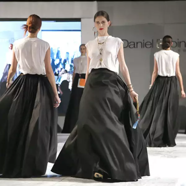 Desfile colección visiones de Daniel Espinosa