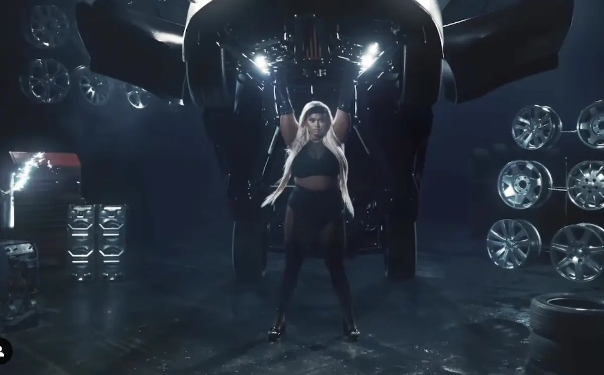 rihanna-lanza-coleccion-sport