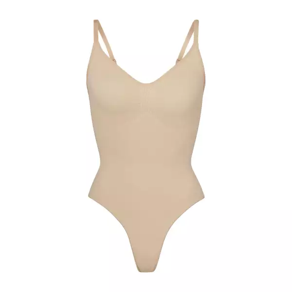 SKIMS-SHAPEWEAR-SH-BST-0200-MCA_18b1430c-18a5-4fa0-9429-12deed60b33d.jpg