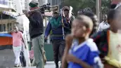 Las fuerzas de seguridad patrullan en la calle después de que el ejército etíope tomó contra de la ciudad de Amhara de manos de los rebeldes del Ejército de Liberación del Pueblo del Tigray en Etiopia. 
