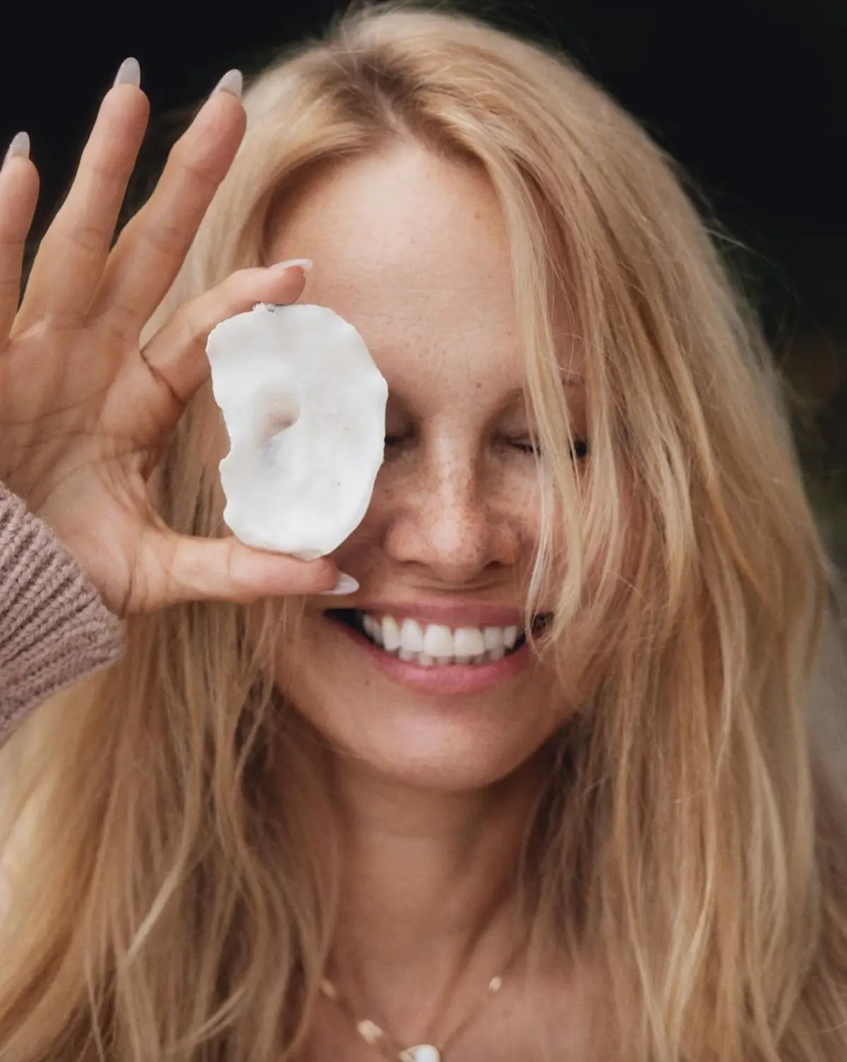 Una lección de amor propio: Estas son las celebridades que se han unido al movimiento de belleza natural #nomakeup
