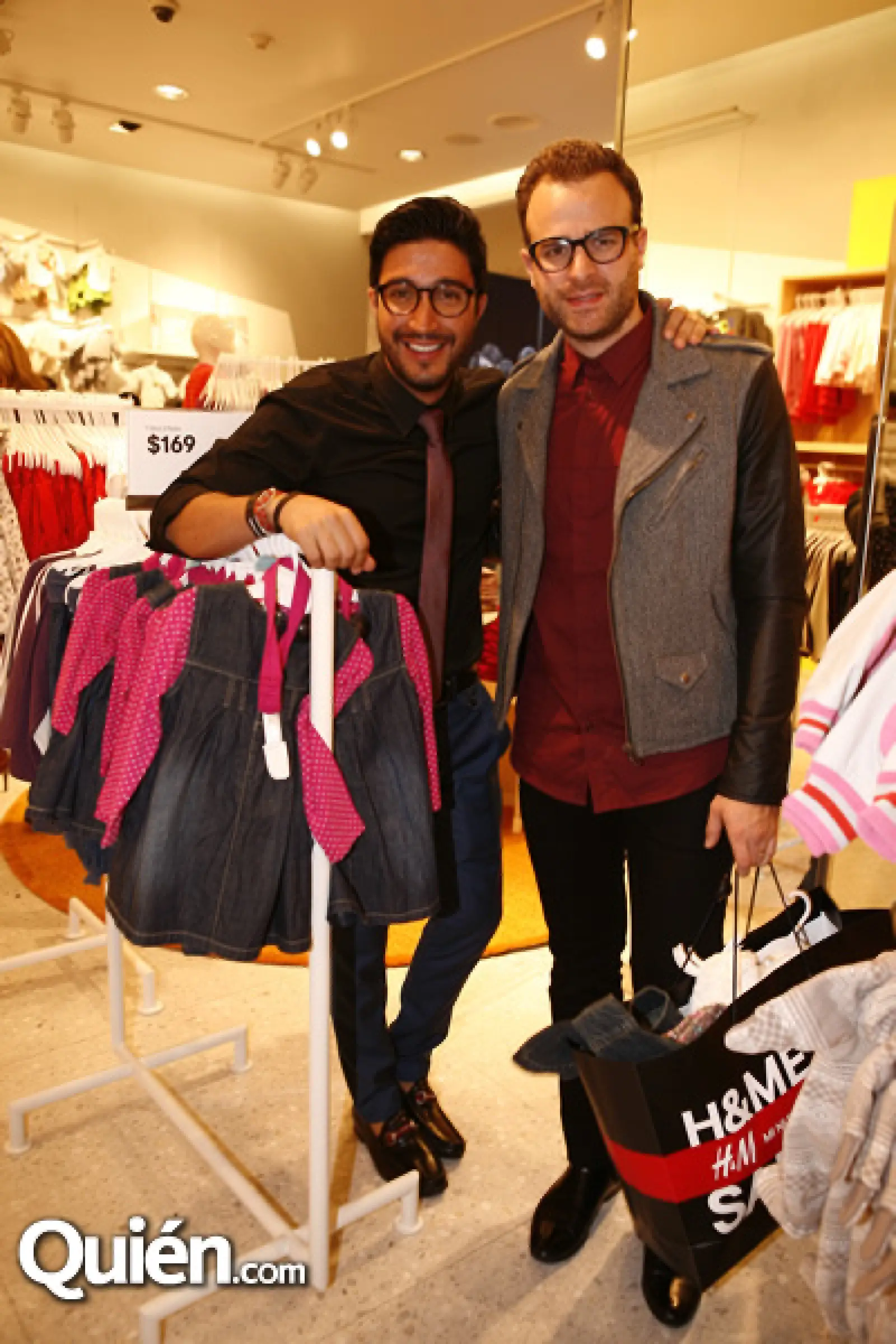 Alex Esparza,Max Villegas