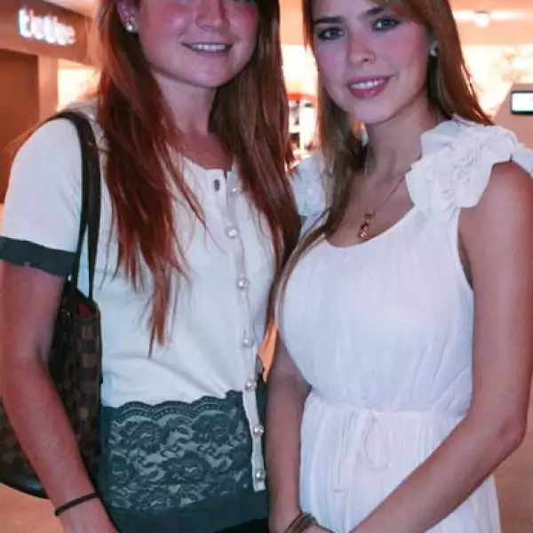 Regina Marti%u0301nez y Mariana Quintanilla