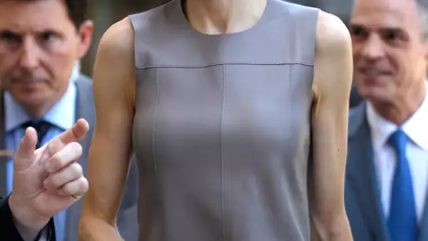 Así lució la reina Letizia en su reciente visita a Francia.