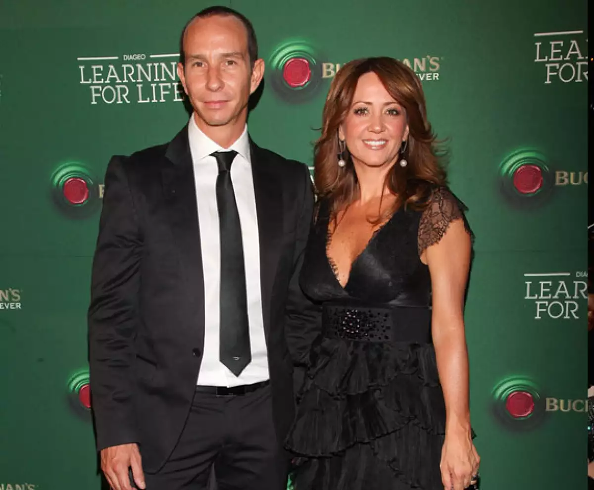 Andrea Legarreta y Erik Rubín forman una de las parejas más estables de la esfera del espectáculo nacional. Se casaron hace casi 14 años y tiene dos hijas hermosas: Mia y Nina.