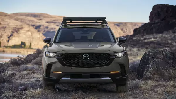 Mazda alista un SUV híbrido con tecnología de Toyota