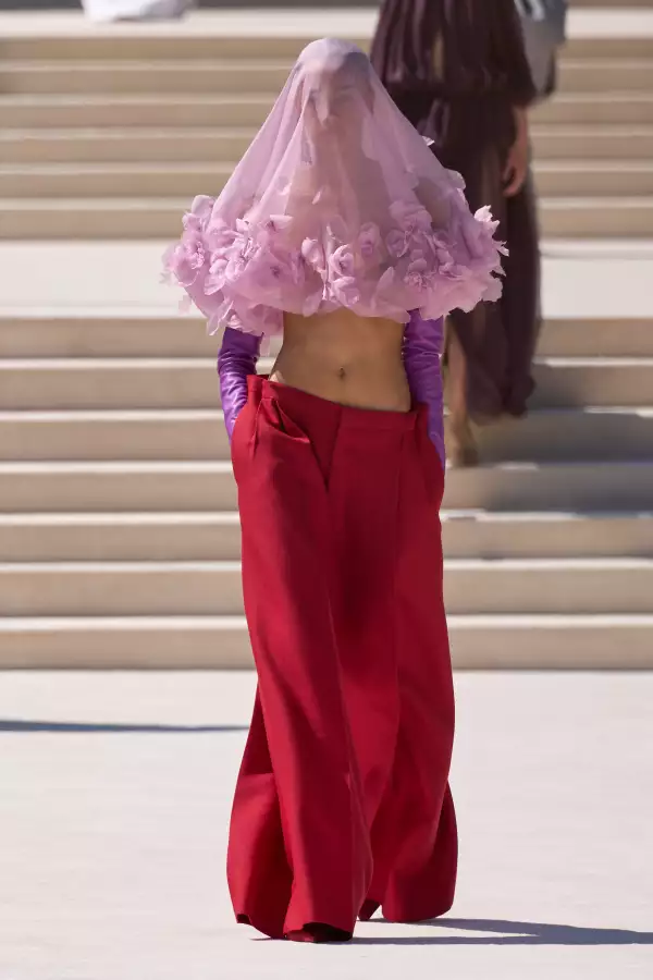 Balenciaga HC F26 009.jpg