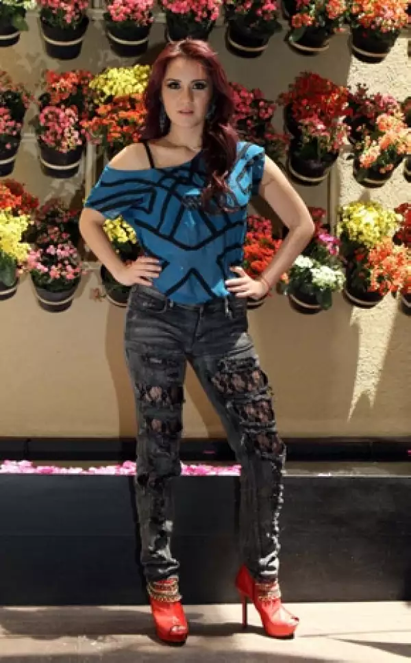 Dulce María asegura que su música tiene mensajes implícitos.