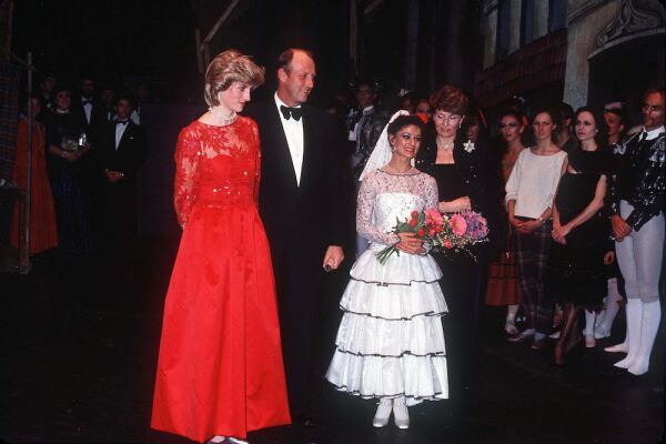 PRINCESA-DIANA-EMBARAZADA-HARRY4jpg.jpg