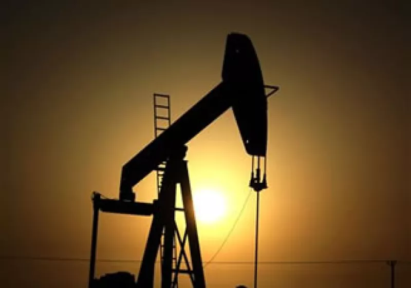 Arabia Saudita no logró convencer a otros miembros de elevar su producción. (Foto: AP)