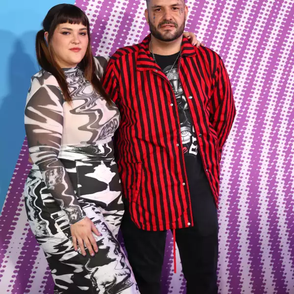 Juanquina Mertz y Blue Rojo 