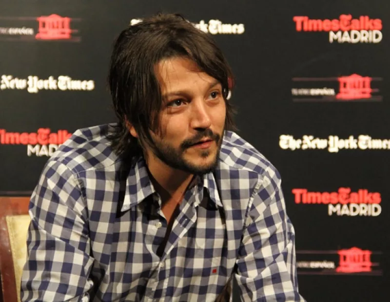 El actor mexicano participó ayer jueves en la conferencia "Times Talks" donde exhortó a que la sociedad se movilice y ayude a las personas afectadas por Ingrid y Manuel.
