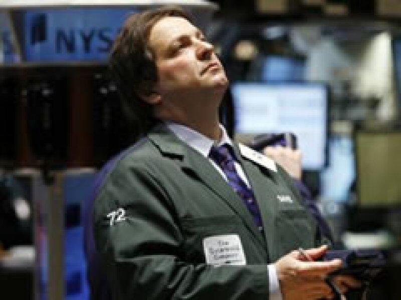 Los mercados de EU tuvieron un mal inicio de semana. (Foto: Reuters )