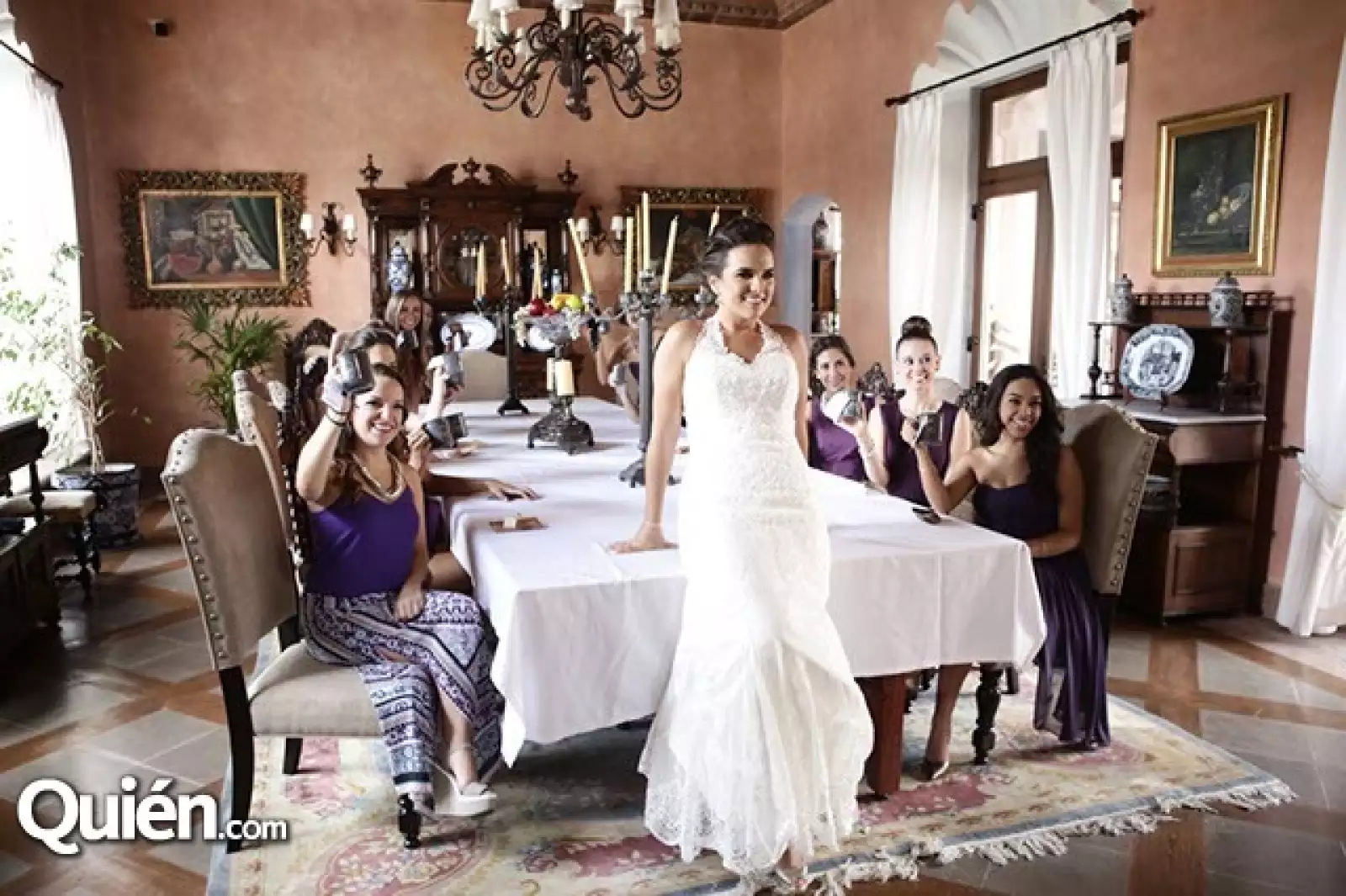 María José Laris con sus damas de honor