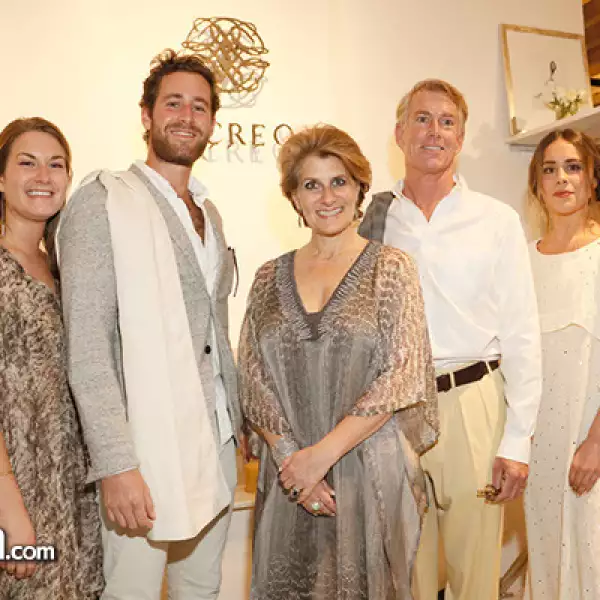 Annie, Charlie, Lisa, Miguel y Julia Coleman