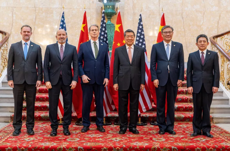 China y EU conversan en Londres para apaciguar sus tensiones comerciales