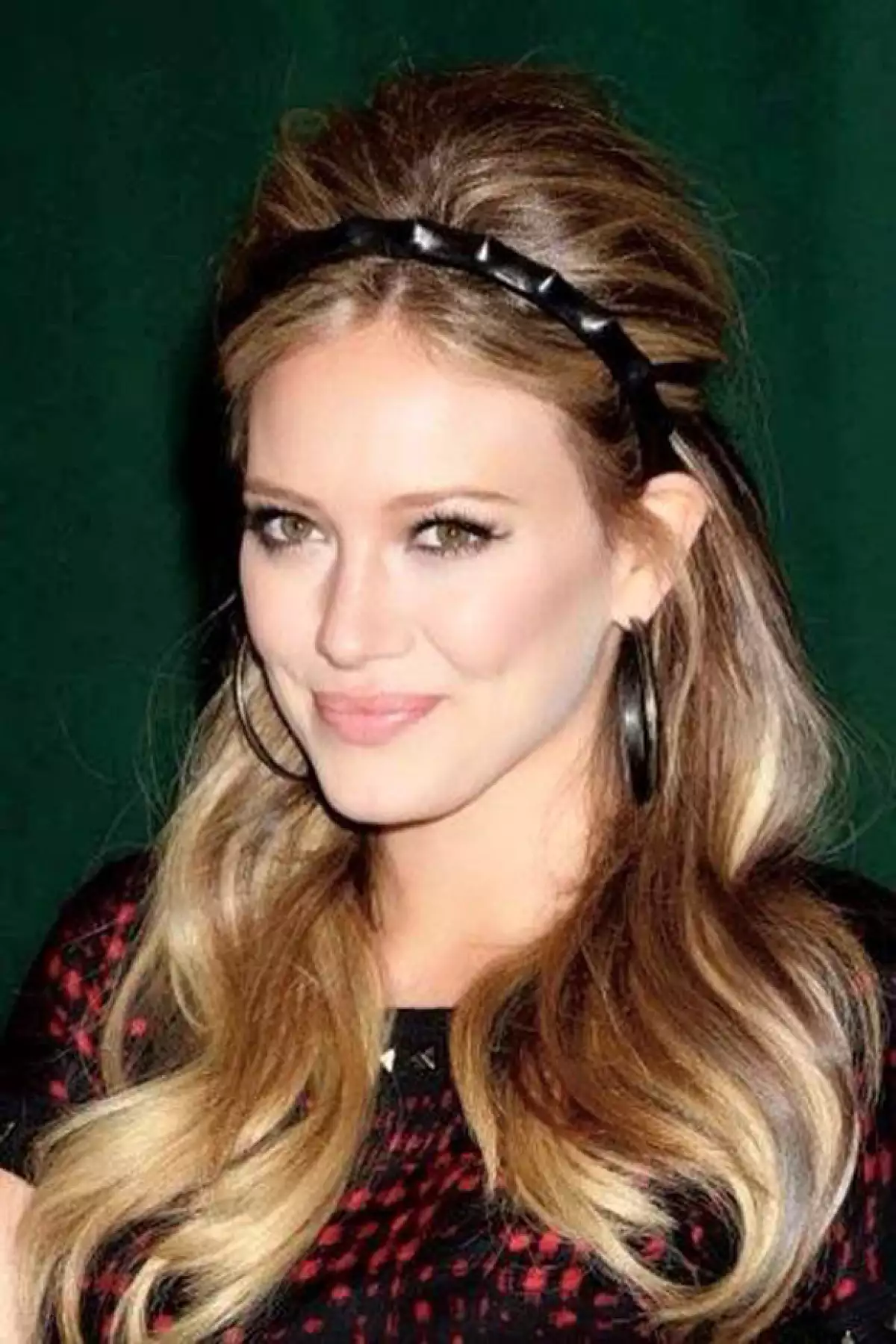 Hilary Duff es otro de los personajes que visita con frecuencia el salón, ¡nos encanta su estilo!