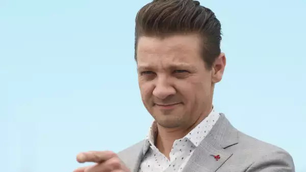 Jeremy Renner revela que agonizo con un ojo fuera