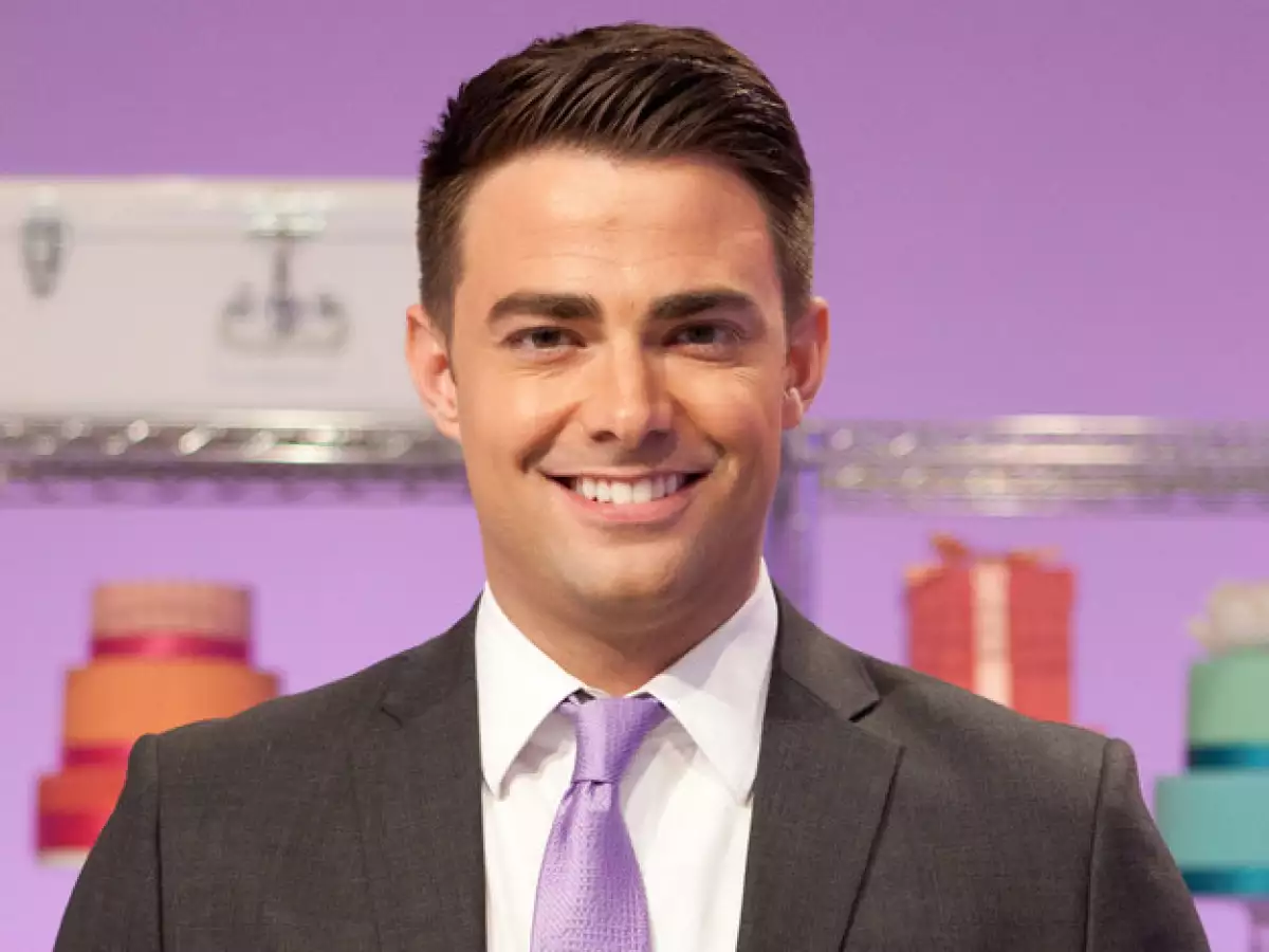 Hoy, hace 11 años, el más popular de la escuela le preguntó a Cady Heron qué día era. Ahora, a más de una década nosotros queremos saber: ¿Dónde está Jonathan Bennett?