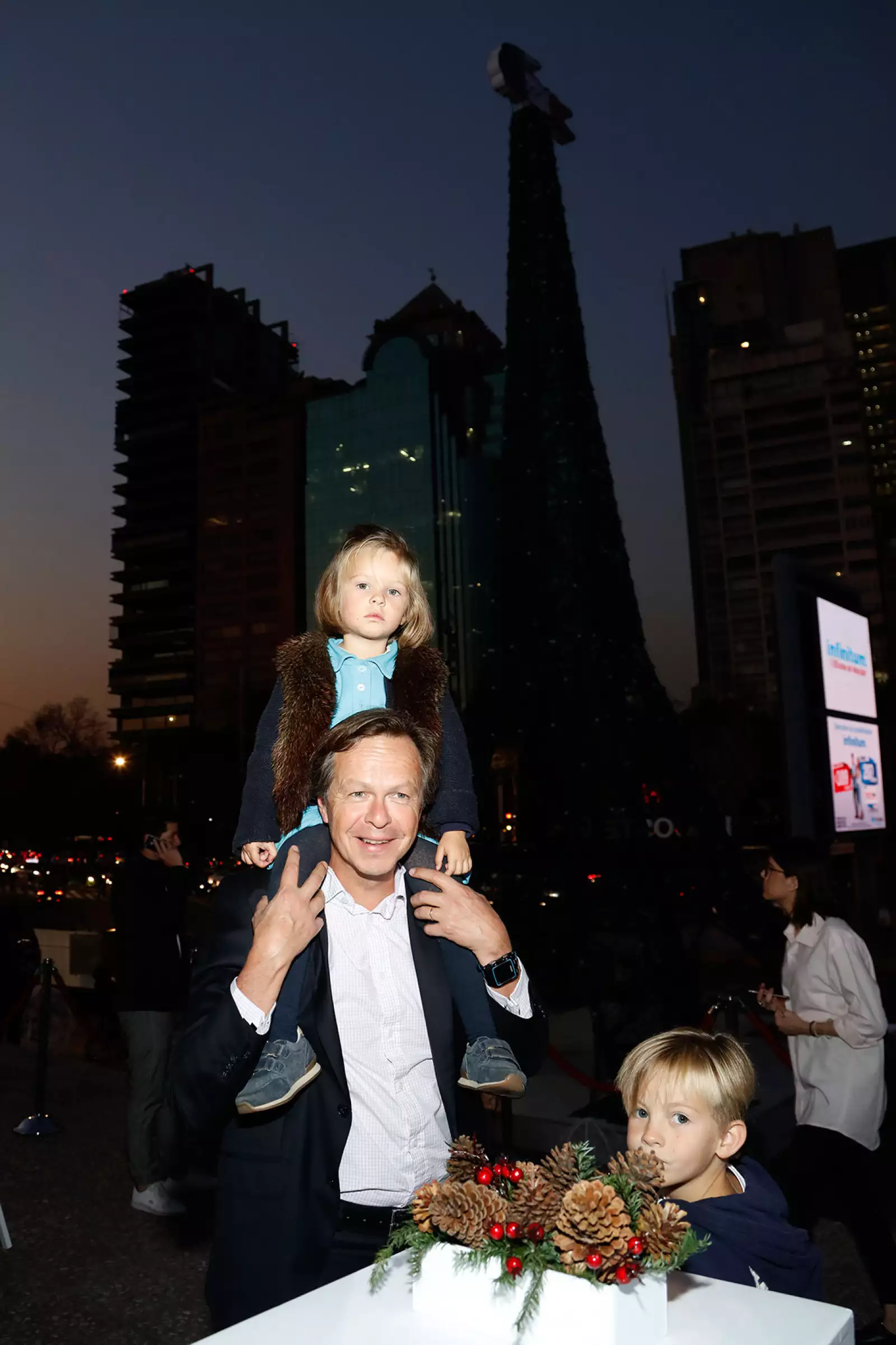 Evento de Lacoste -Una noche navideña bajo la Torre Eiffel