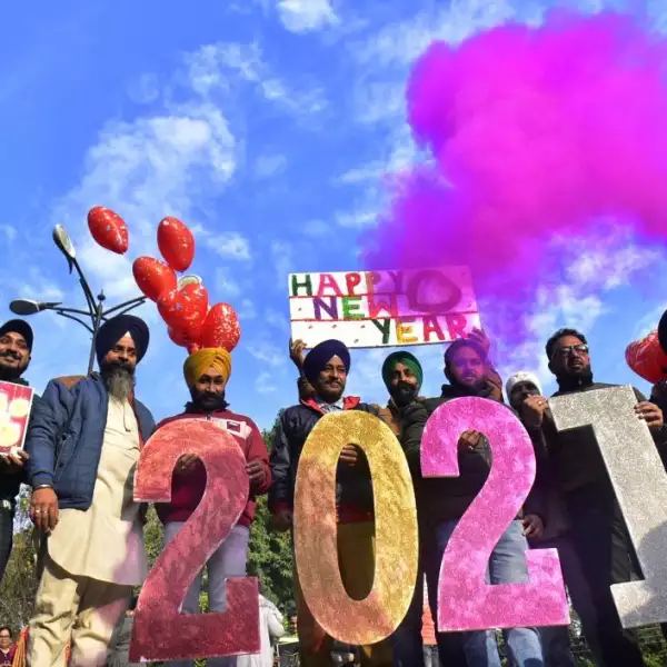 Subdued New Year's Eve Celebrations As Night Curfew Imposed In Many Cities Due To Covid-19