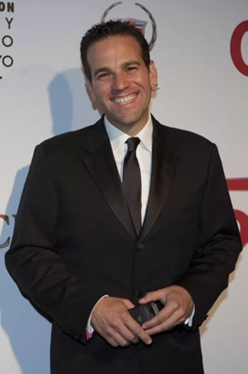 El periodista nos platicó que debido a las amenazas que continuamente recibe por ser periodista, ha preferido mantener a sus hijos y esposa lejos de las cámaras.