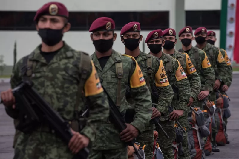 encuesta más militares en seguridad
