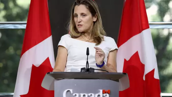 180912 Freeland reu.jpg