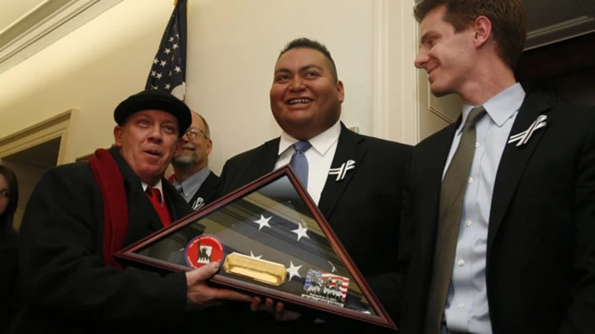 Daniel Hernandez salvador de Giffords recibe reconocimiento