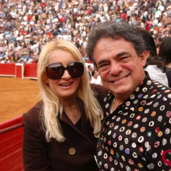 Jose Jose, Sara  de Sosa