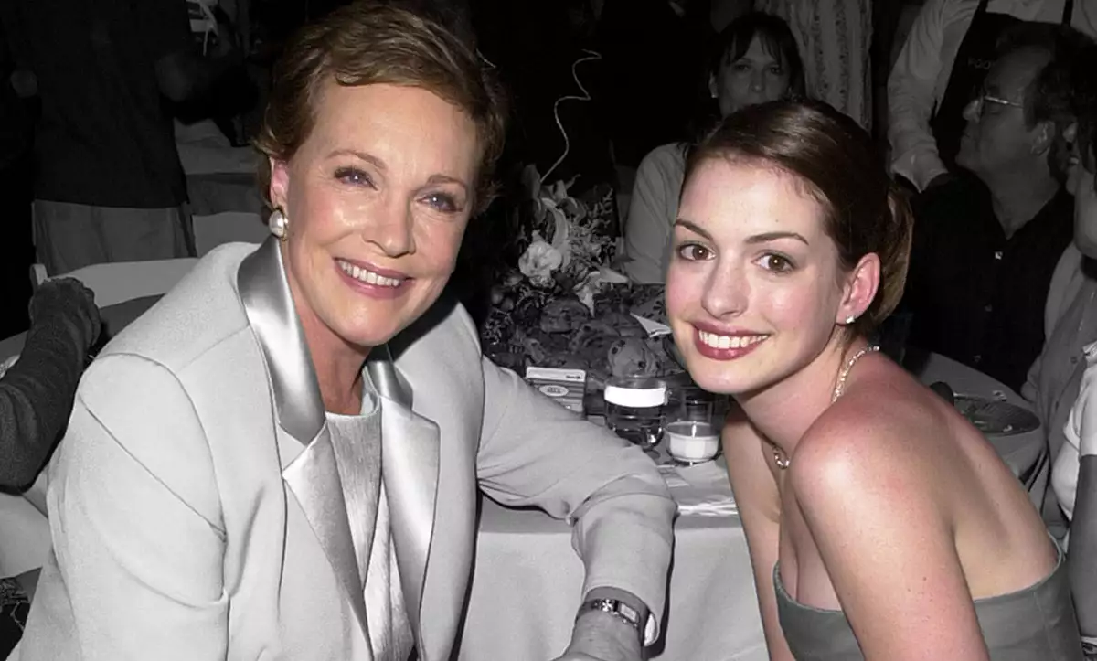 Julie-Andrews-Anne-Hathaway-Princess-Diaries