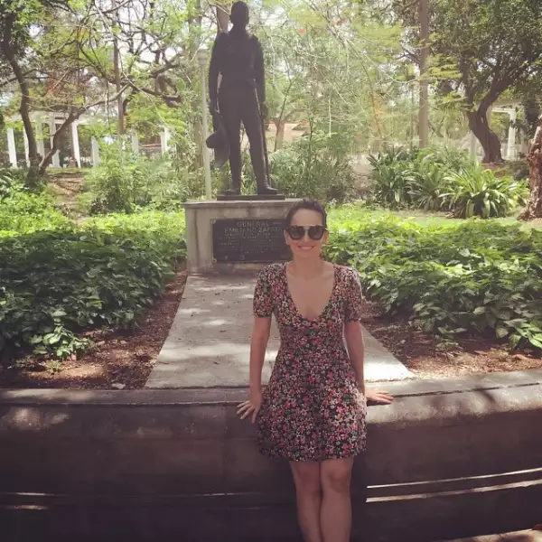 México Presente! Uno de los parques mas bonitos en Habana es el de Emiliano Zapata, escribió la atriz.