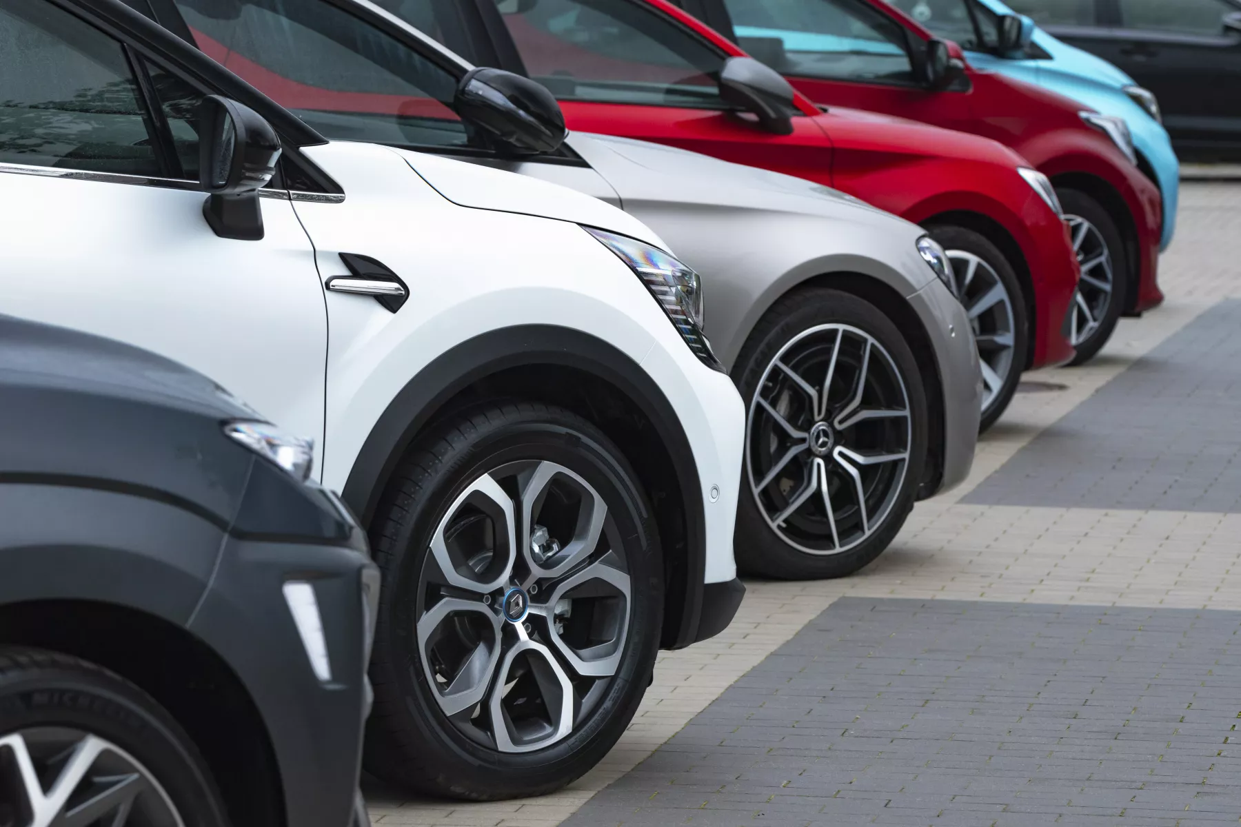 Ventas de vehículos ligeros registran tercera caída mensual consecutiva