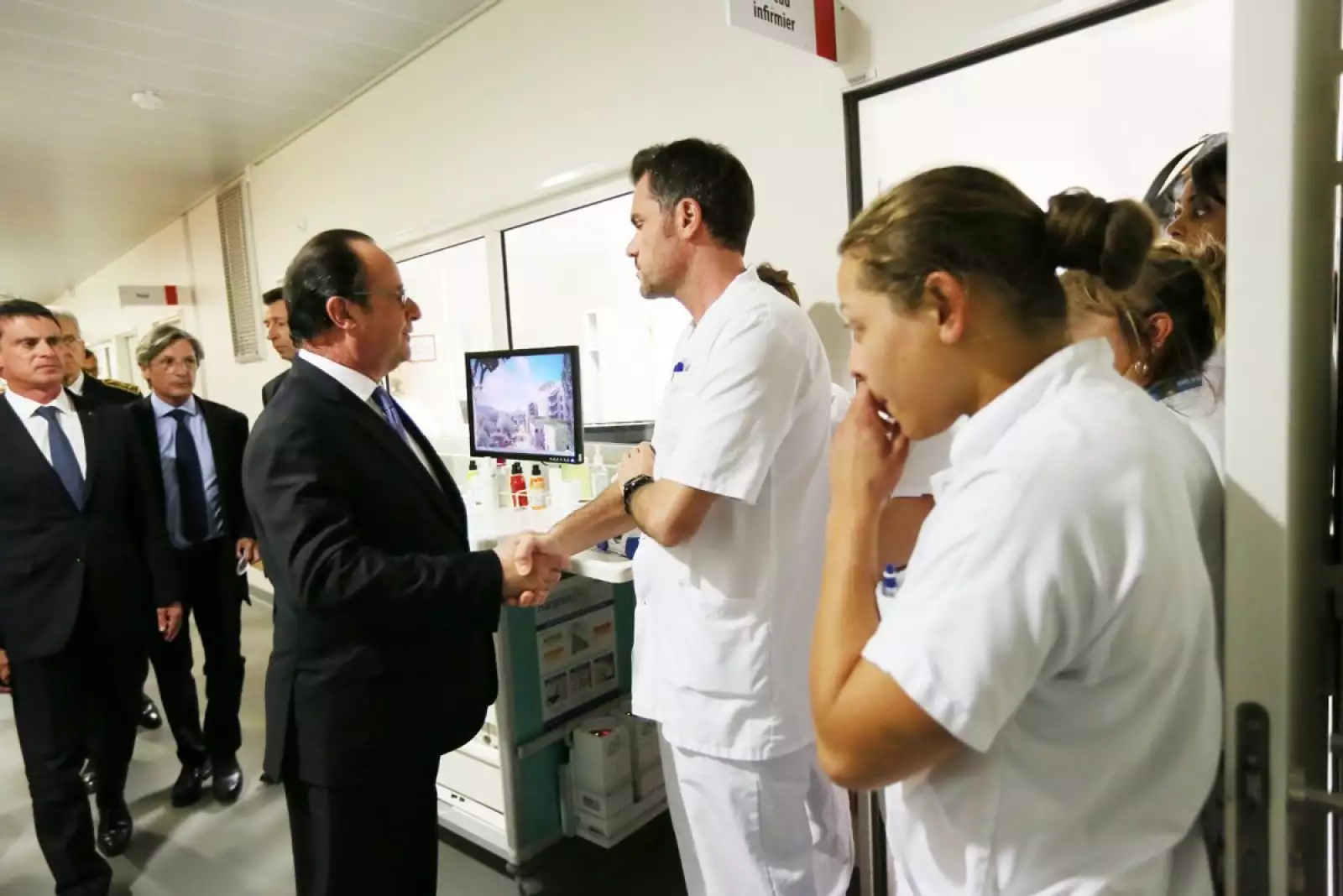 François Hollande, presidente de Francia, realizó una visita a los heridos tras el atentado en Niza.