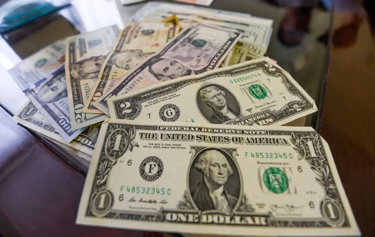 Precio del dólar baja