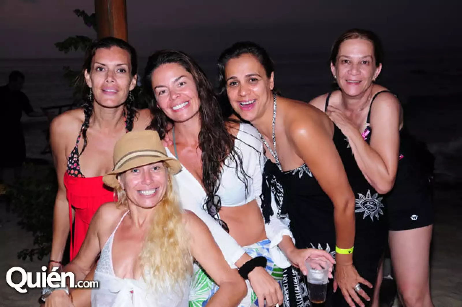 Marcela Luna; Karen Odonnell,Lidia Cantú,Ana Laura Martínez,Lilianan Ojeda