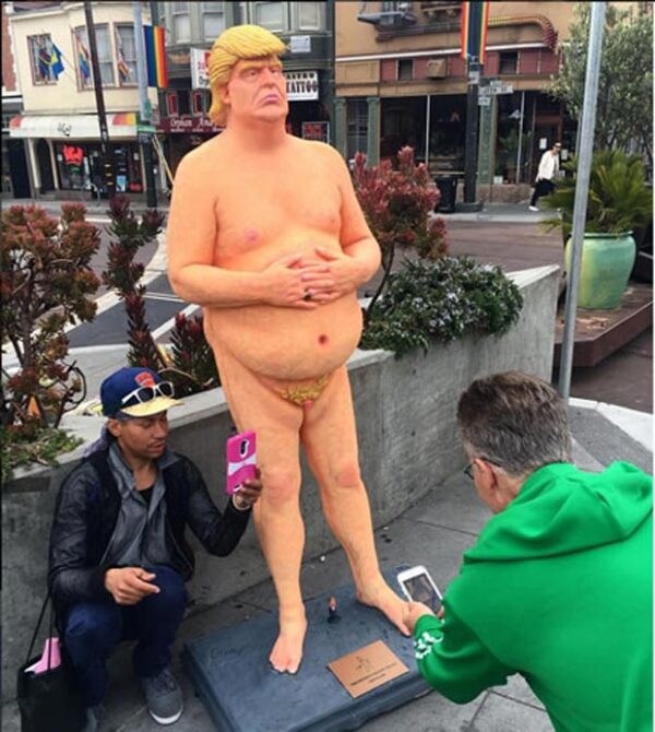 La gente se paraba a tomarse fotografías.