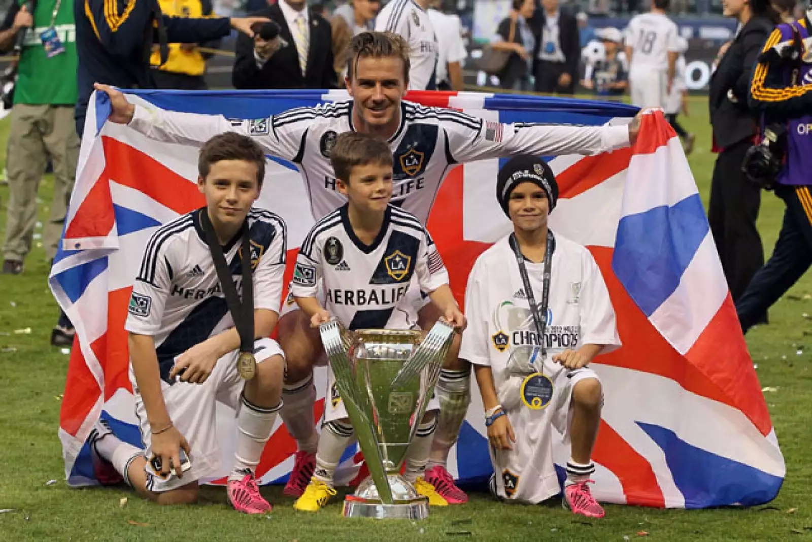 `Es un momento muy especial para mí el vivido al ganar de nuevo ante estos aficionados, revalidar el título y poder decir adiós de esta manera ganadora´, declaró Beckham.