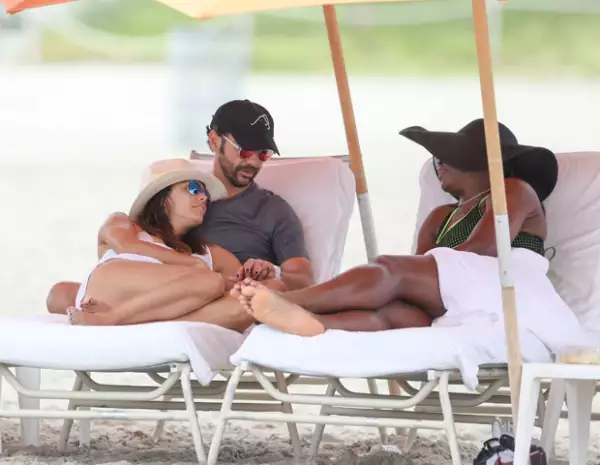 Eva y Pepe disfrutando de la playa en Miami junto a Serena Williams.