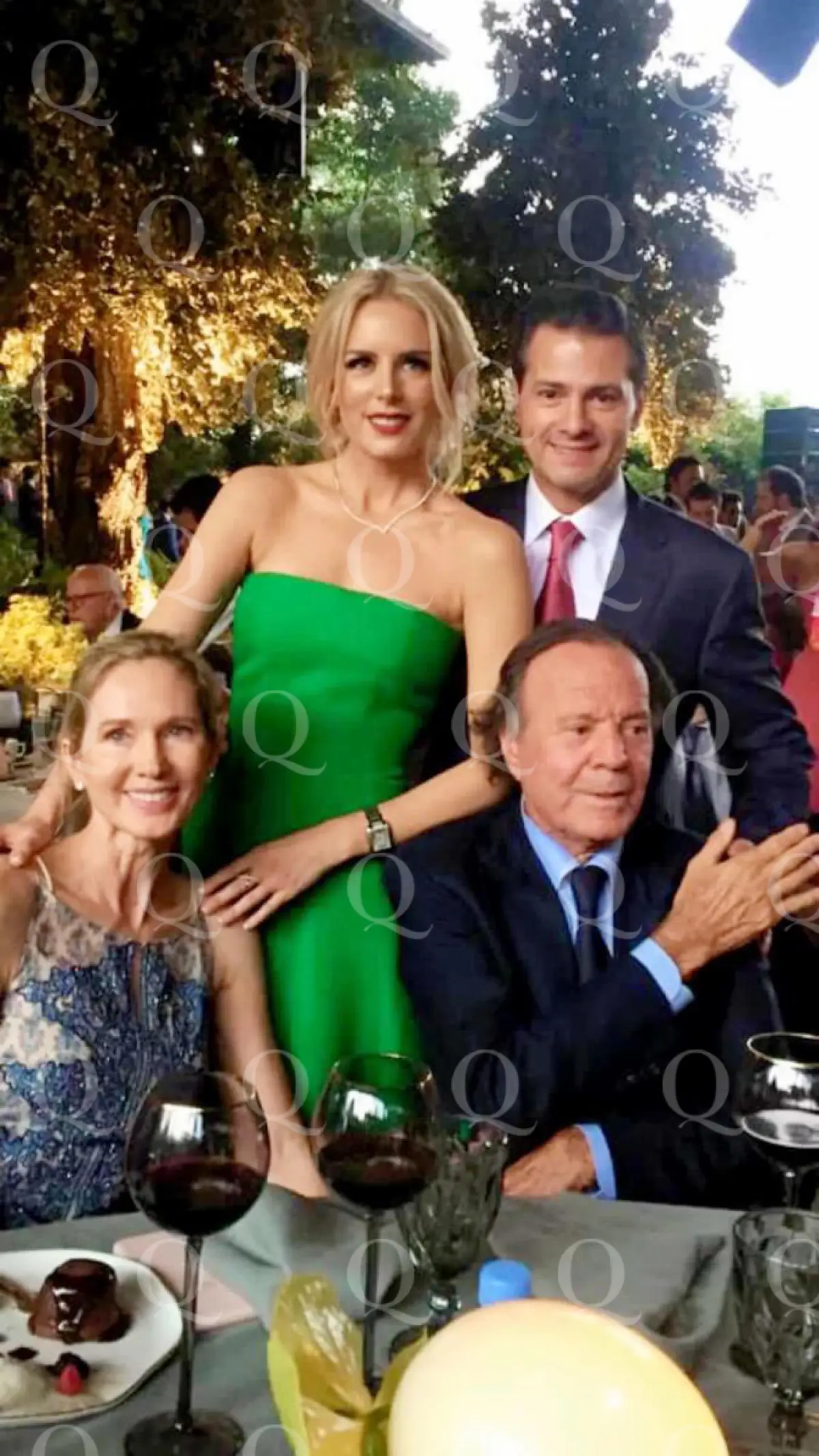 paparazzi_peña_tania_julio (1).jpg Tania Ruiz y Enrique Peña Nieto, Miranda Rijnsburger y Julio Iglesias en la boda de Mar Collado y Gonzalo Zabala.