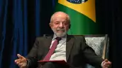 El presidente de Brasil, Luiz Inacio Lula da Silva, gesticula durante una reunión bilateral con el presidente de los Estados Unidos, Donald Trump, al margen de la 47a Cumbre de la Asociación de Naciones del Sudeste Asiático (ASEAN) en Kuala Lumpur el 26 de octubre de 2025.